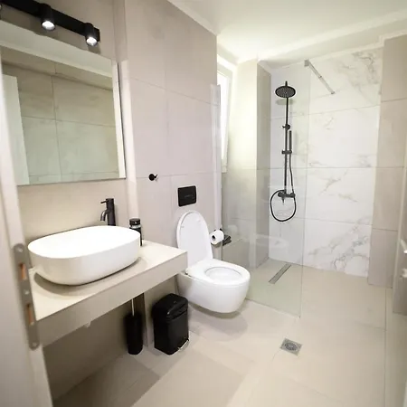 Apartment Ennea Suites-frost Flambouras